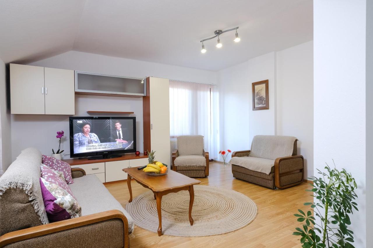 The Cosmic Gate Apartments Visoko Esterno foto