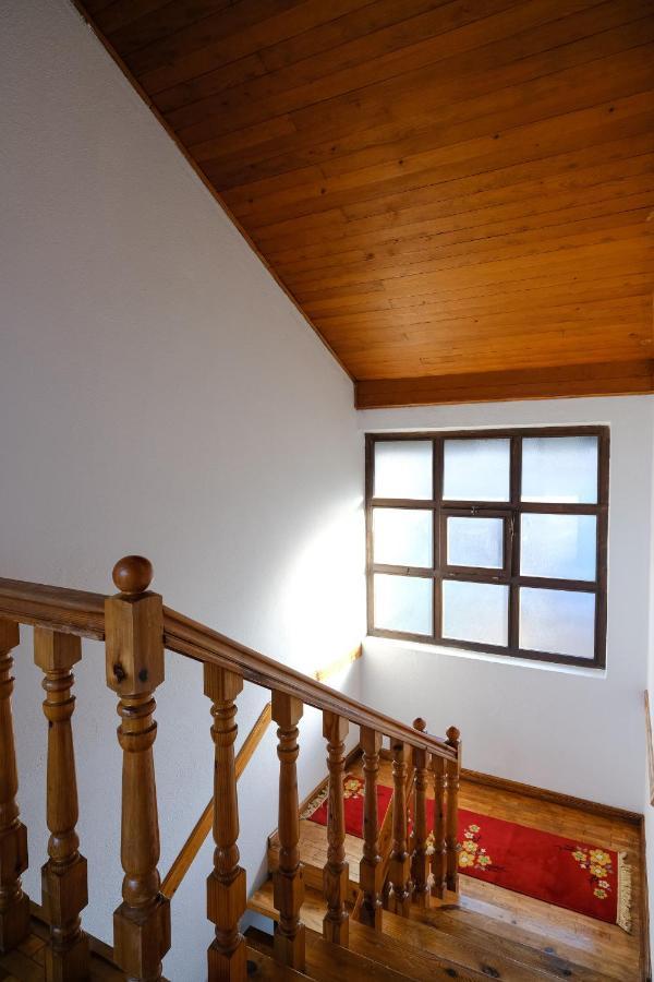 The Cosmic Gate Apartments Visoko Esterno foto